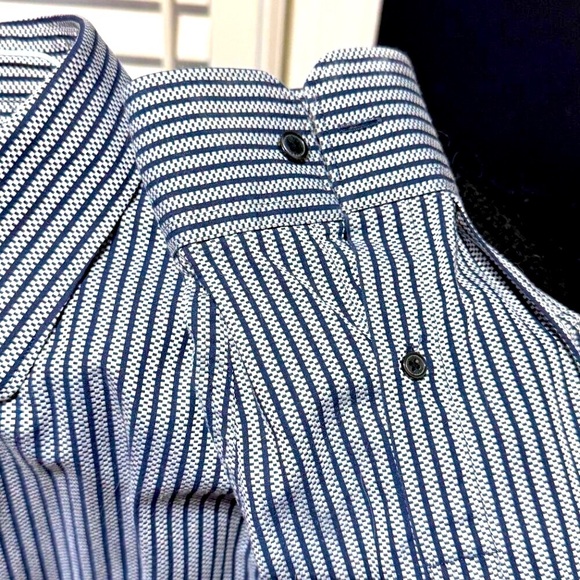 ✨Vintage, Elegant and Stunning Michael Kors Men's Dress Shirt✨ - Picture 6 of 14